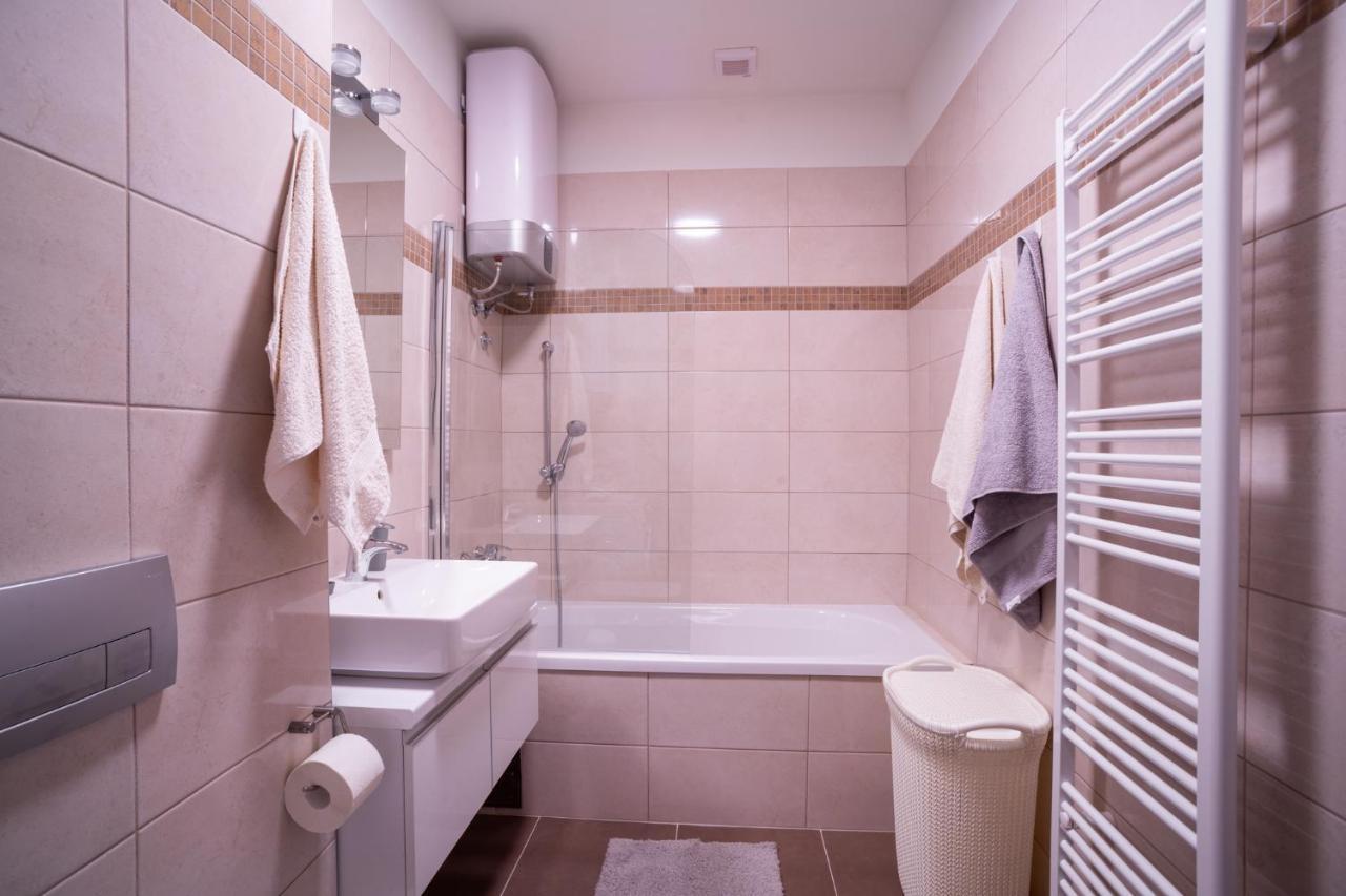Apartman G8 Deluxe Pale Dış mekan fotoğraf